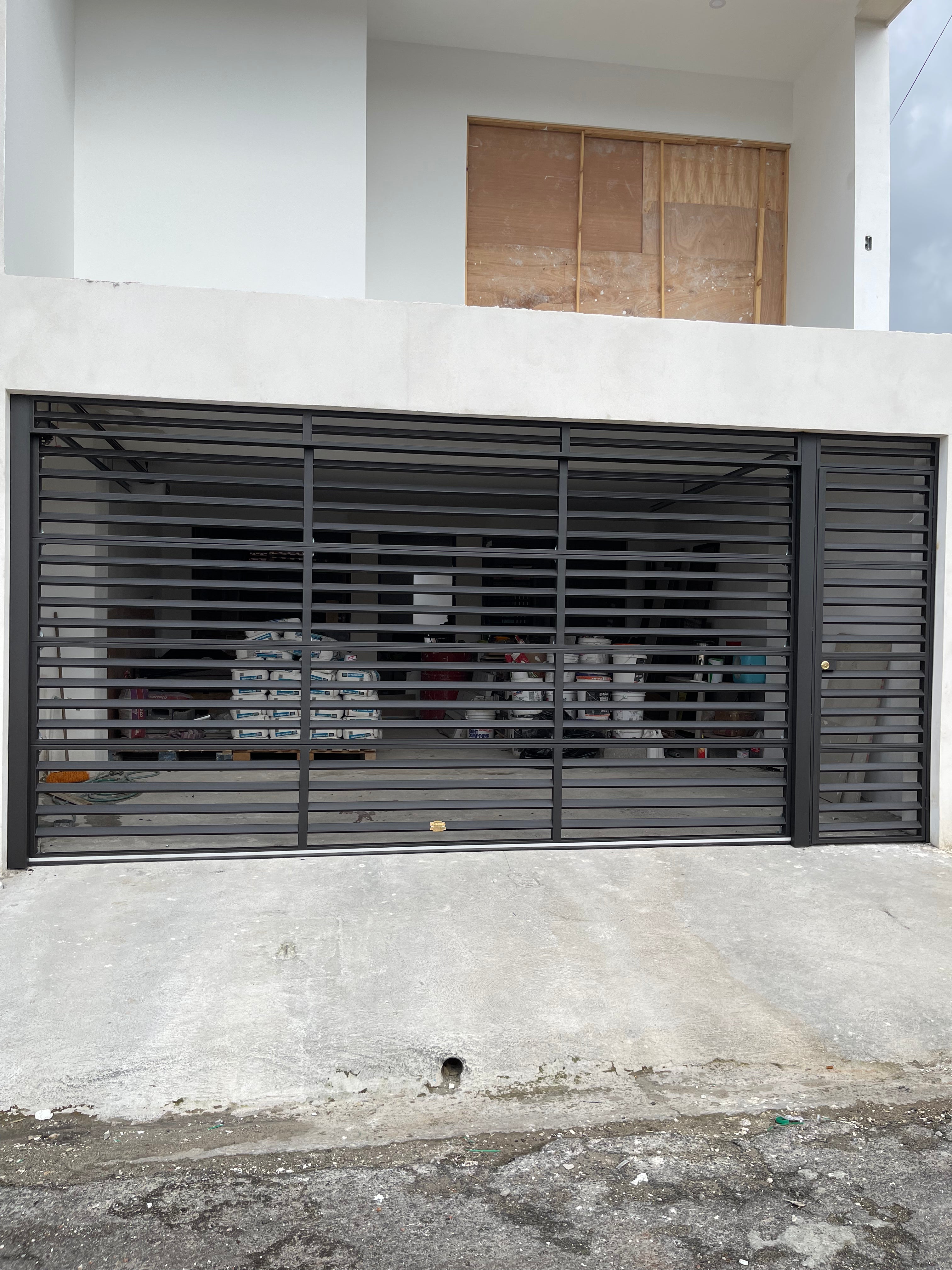 Cortinas Metálicas Residenciales 7