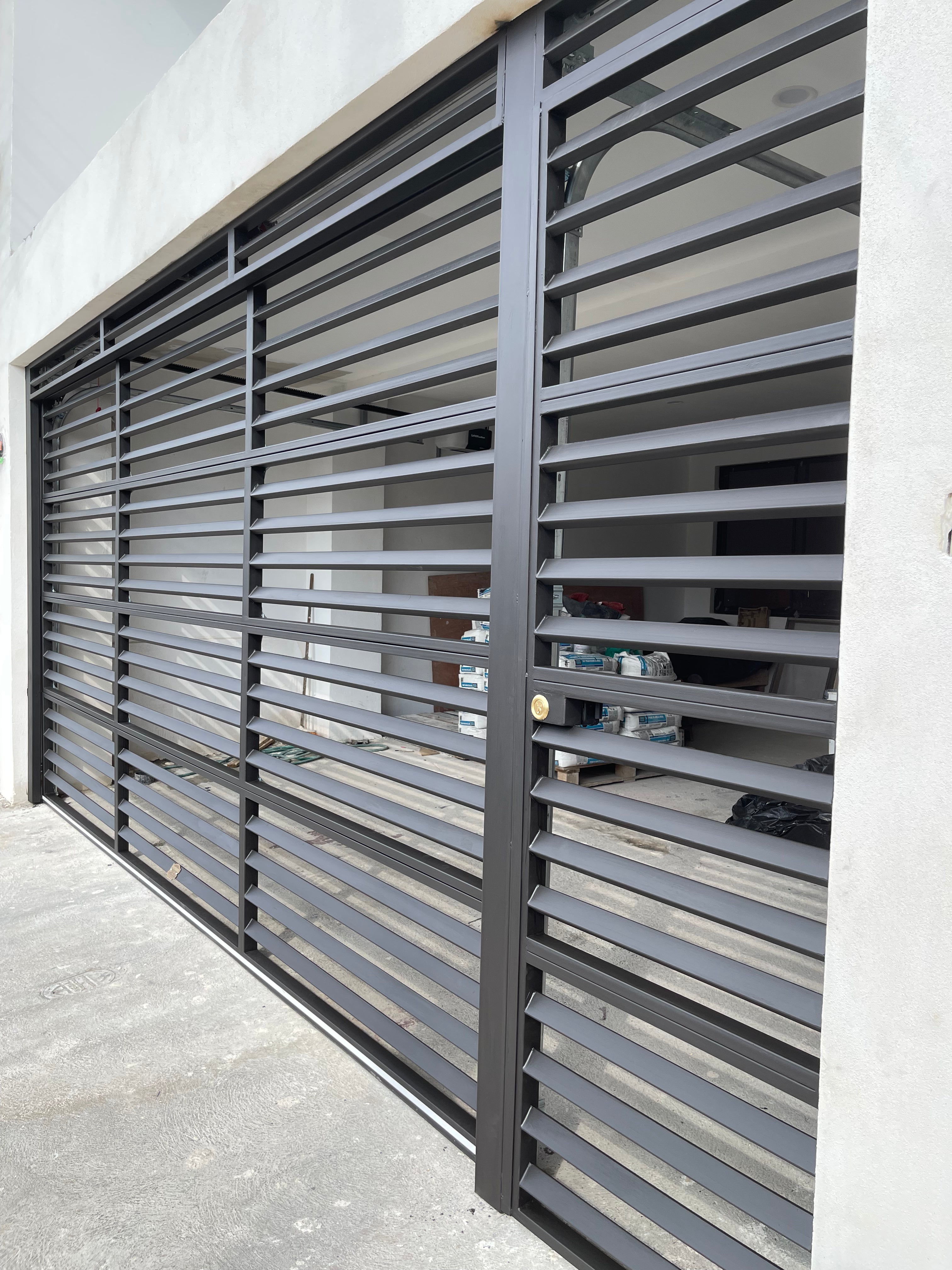 Cortinas Metálicas Residenciales 6