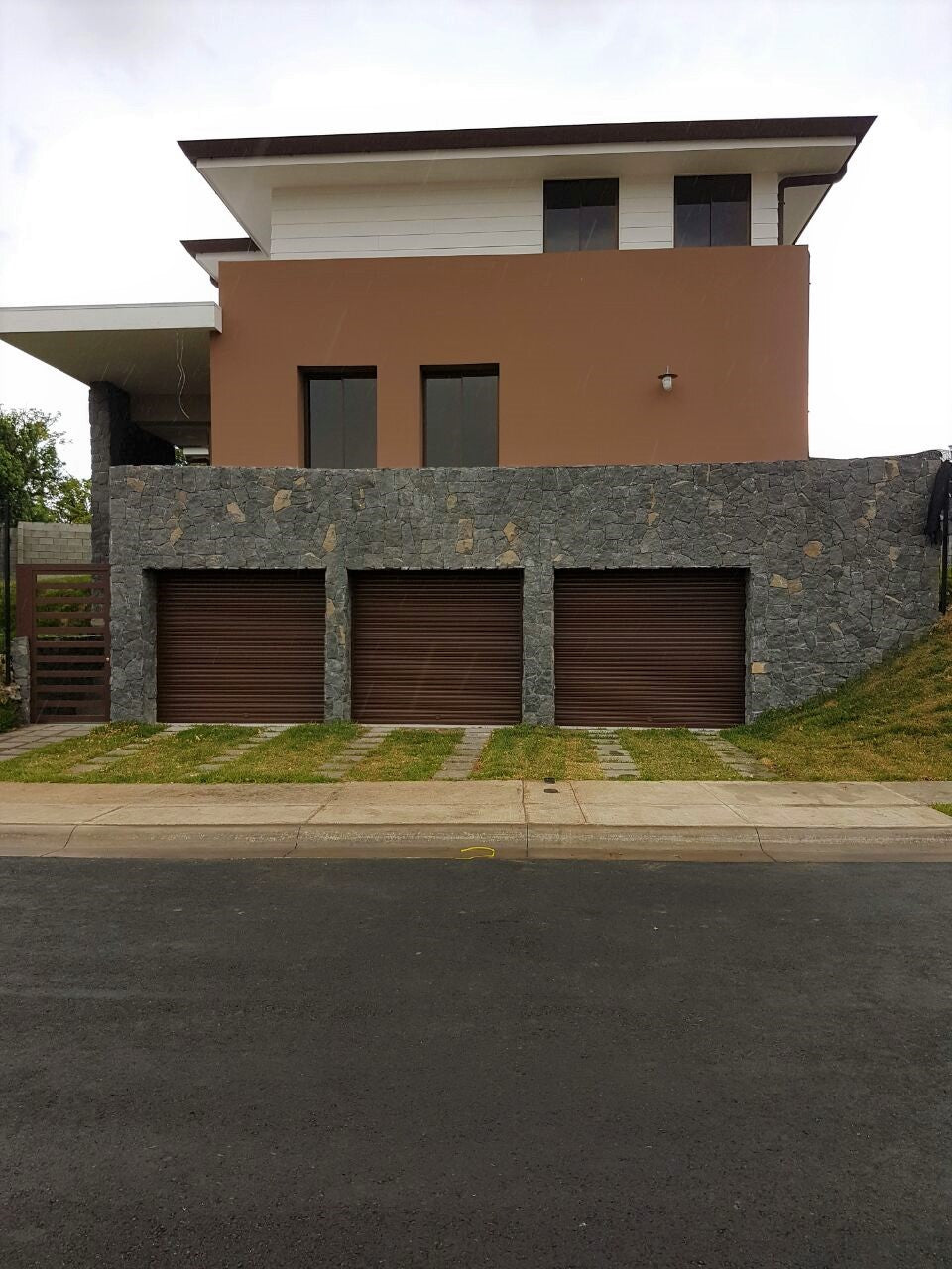 Cortinas Metálicas Residenciales 1