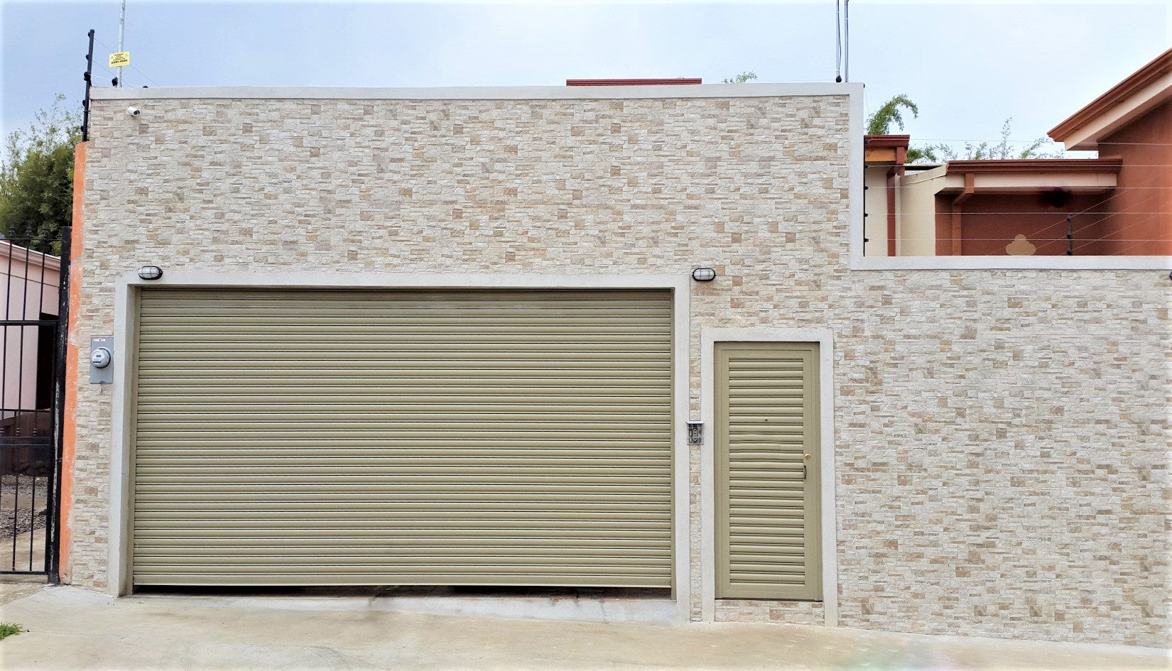 Cortinas Metálicas Residenciales 5