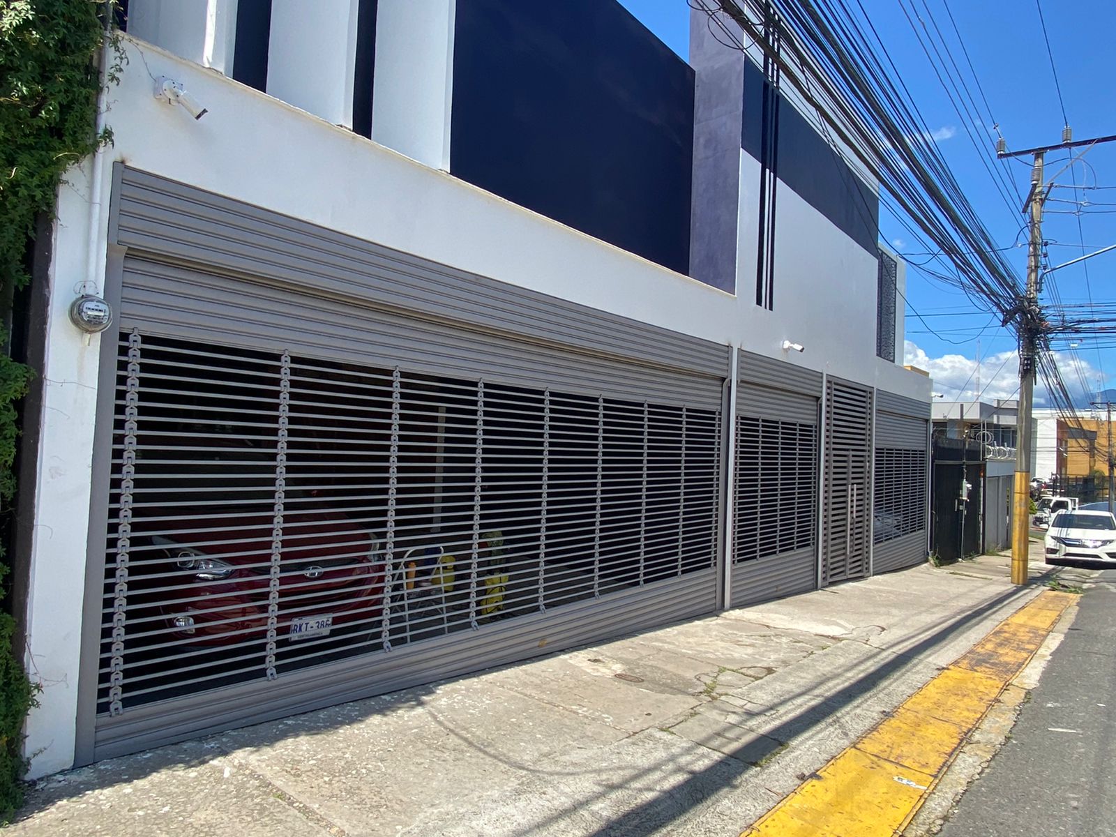 Cortinas Metálicas Residenciales 4
